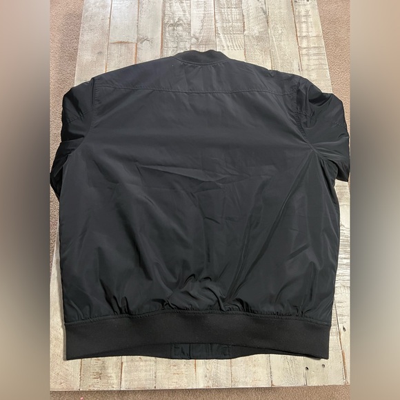 Old Navy Men's Black Bomber Jacket - Picture 4 of 4